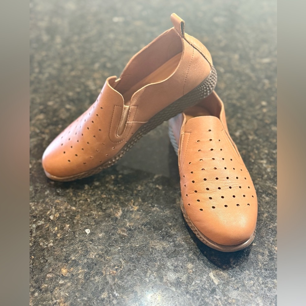 Saydo Brown genuine leather Perforated Women's Loafers size 8